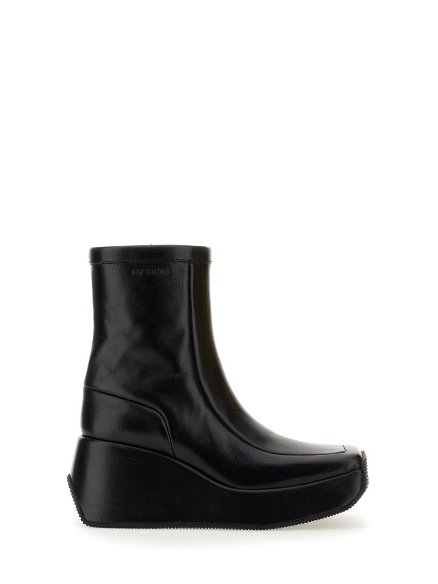 ANKLE BOOT WITH SQUARE TOE