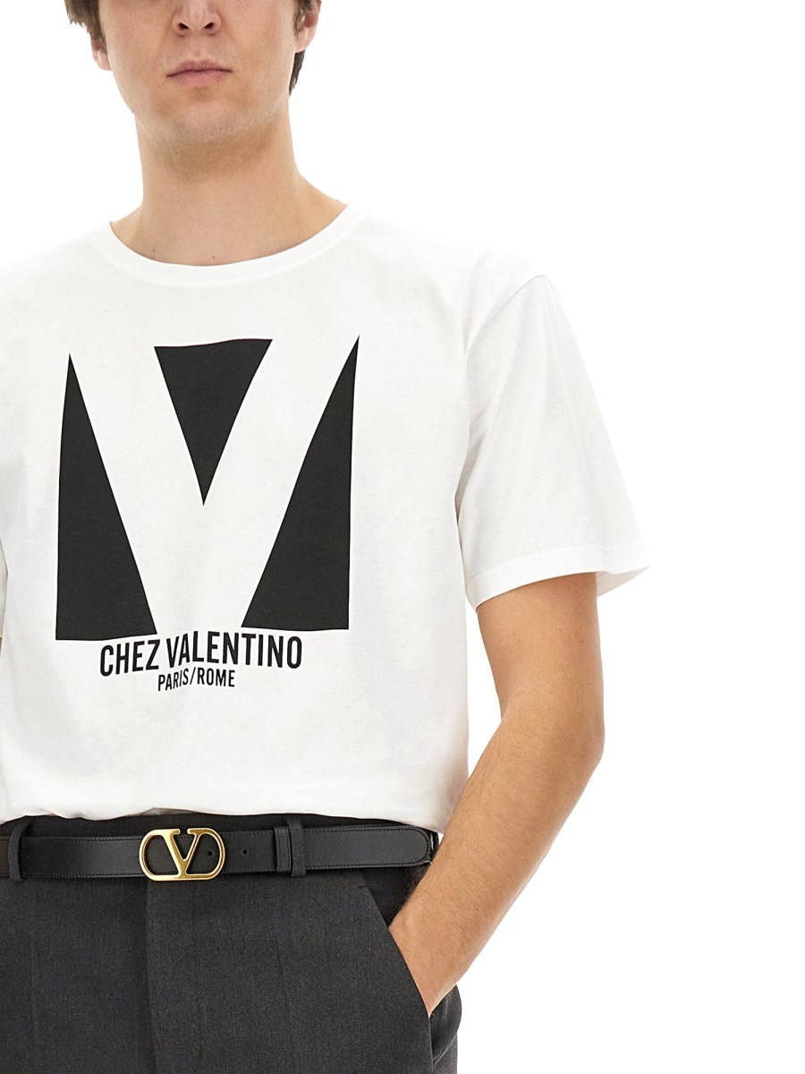 COTTON T-SHIRT WITH "CHEZ VALENTINO" PRINT - Image 4