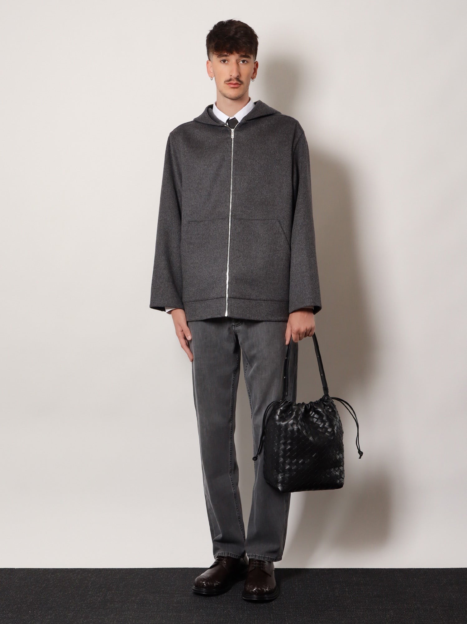 Bucket Intrecciato Biblioteca leather shoulder bag - Image 2